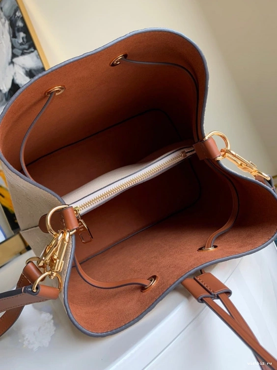 WIS VUITTON LOUIS NEONOE MM 1116